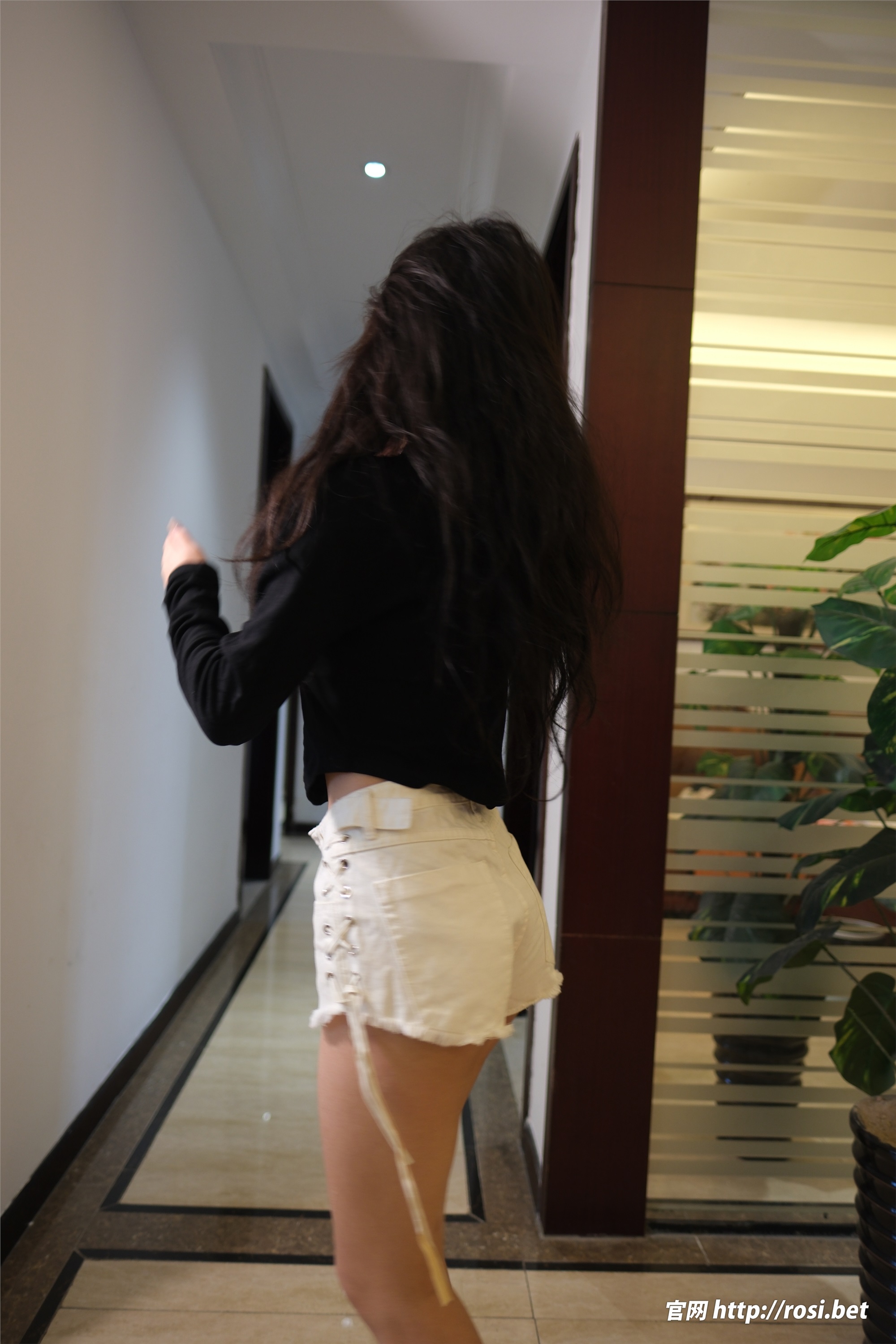 ROSI写真 2025.10.30 NO.5078